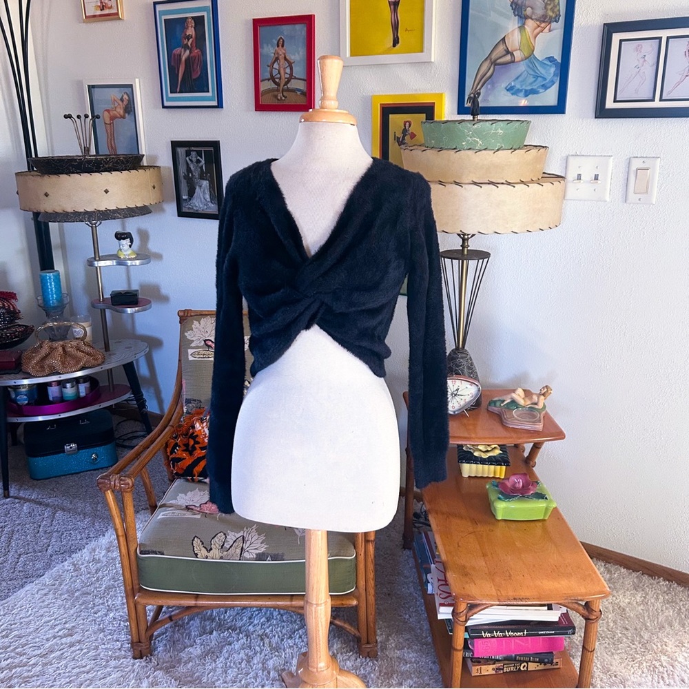 Retro Sweater | Teddy | Black | Fuzzy | M L | Crop | Twist Front | Love Tree